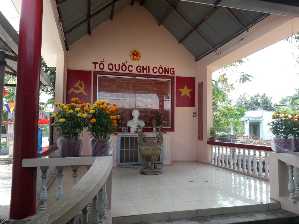 Nhà bia tưởng niệm các liệt sĩ ấp Canh Lý- Nhuận Đức