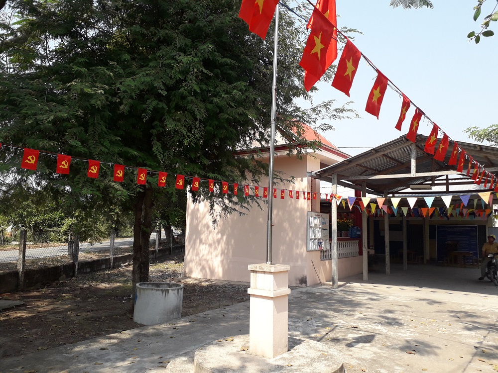 Nhà bia tưởng niệm các liệt sĩ ấp Canh Lý- Nhuận Đức