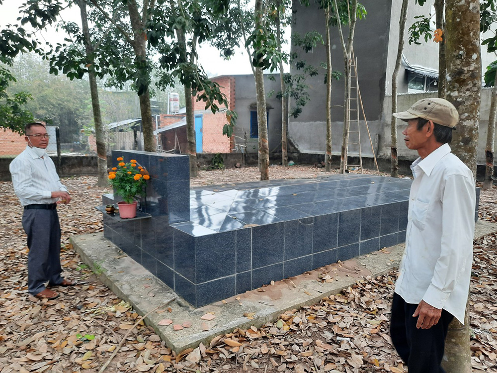Tảo mộ Ông Cố Tổ tại đất nhà ở ở ấp Bàu Trăng- Nhuận Đức ngày 25/12 ÂL (27/1/2022)